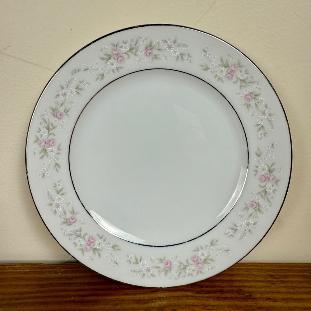 Vintage Maria Y&Y Fine Porcelain Dessert Plates – Set of 4, Japan, 6.5" - Picture 5 of 13